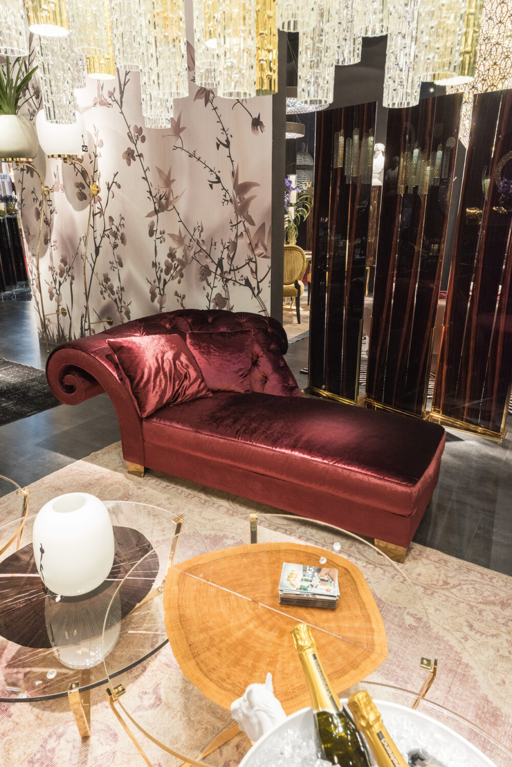 elegant luxury chaise longue